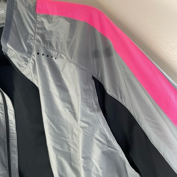 Nike Grey Pink Light- weight Revolution Elite
Football/Soccer Jacket Mens Size M - Picture 11 of 16